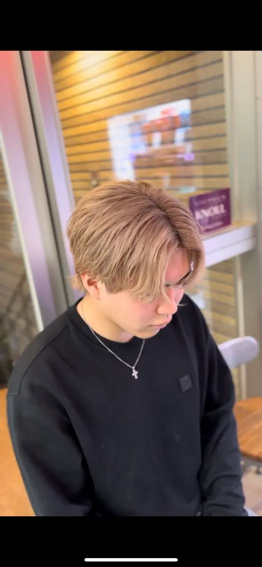 カラー ヘアカラー メンズハイトーン 北斗💍レイヤーのヘアスタイル