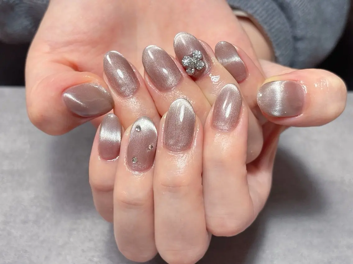 ネイル アートネイル フレンチネイル マグネットネイル マグネットフレンチ ストーンネイル ハンドネイル ハンドケア ゆ か_Nails💫のネイルデザイン