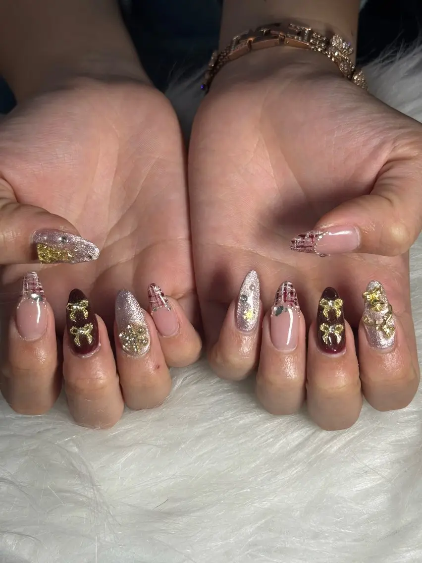 ネイル LAVISH 大和店 emi・:*+のネイルデザイン