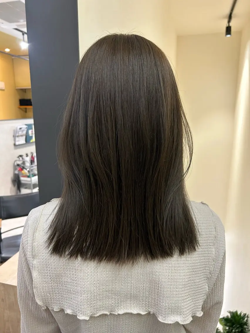 セミロング カラー ベージュカラー 透明感カラー オリーブベージュ カット ヘアカラー トリートメント hubhair レイヤー/透明感のヘアスタイル