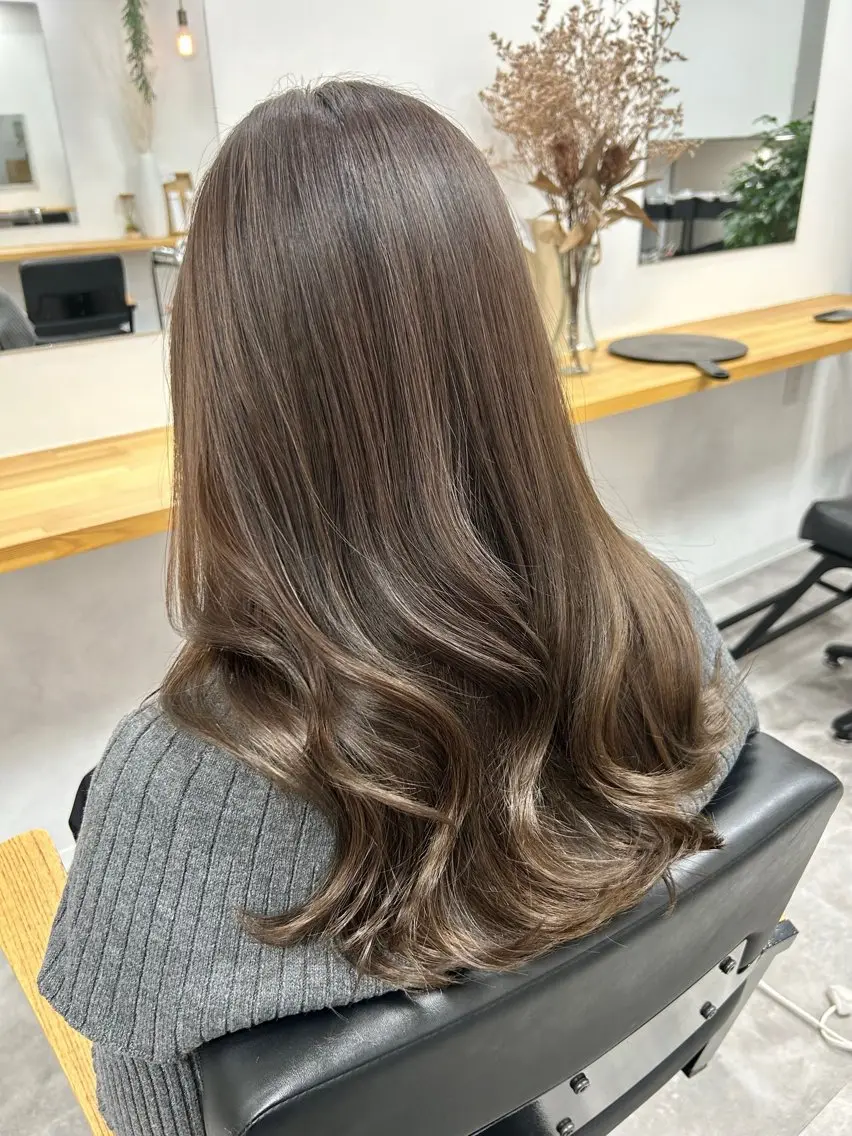 セミロング カラー ベージュカラー レイヤーカット コバヤシ リョウのヘアスタイル