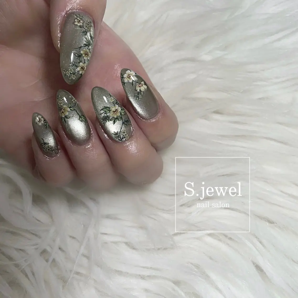 ネイル S. JEWELのネイルデザイン