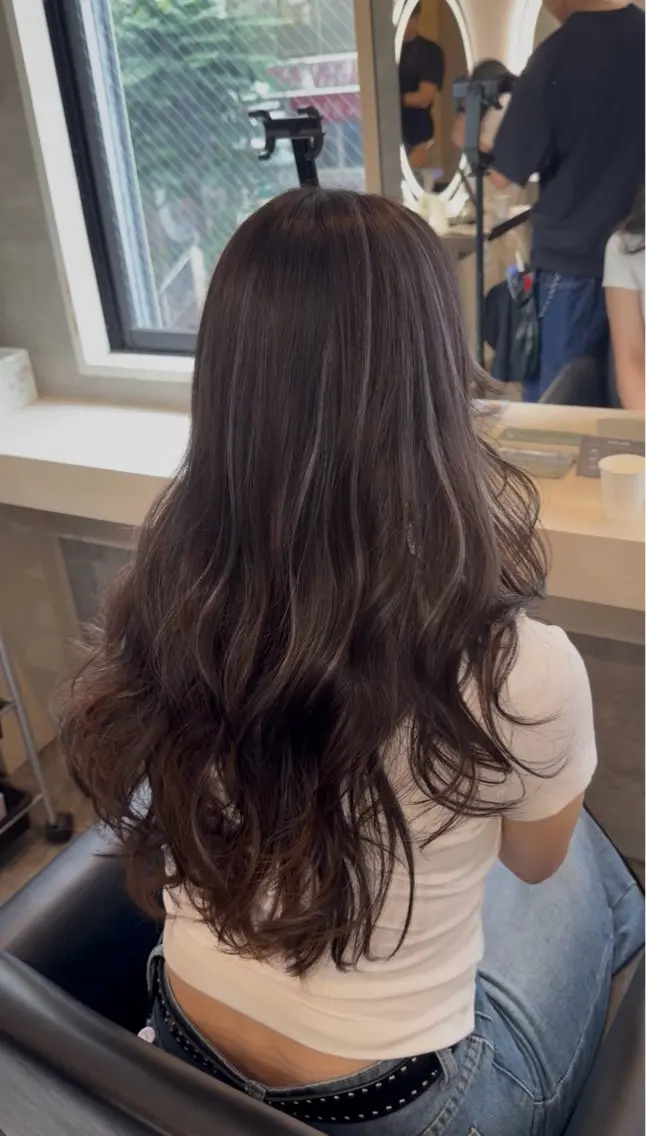 セミロング カラー ハイライトカラー ハイライト ヘアカラー トリートメント 💎夏葵 ハイライト /デザイン指名No1のヘアスタイル