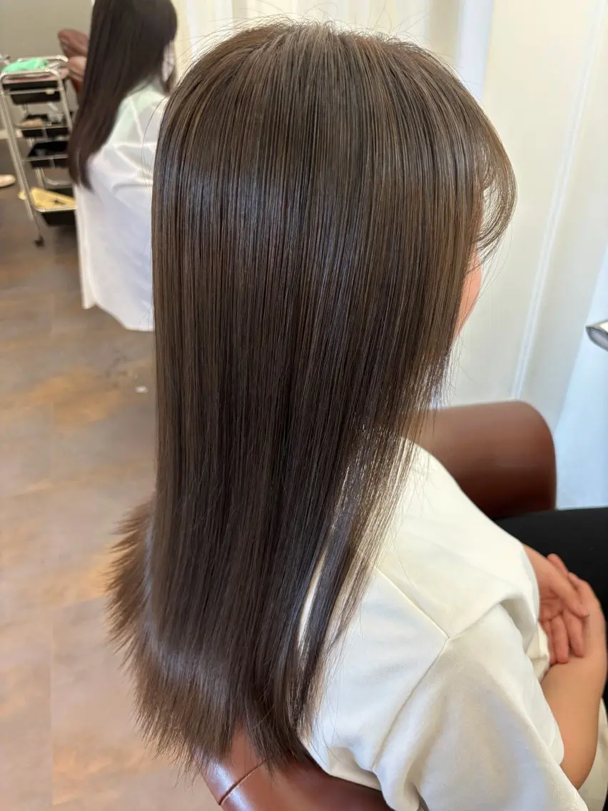 セミロング カラー ヘアカラー 志村 梨帆のヘアスタイル