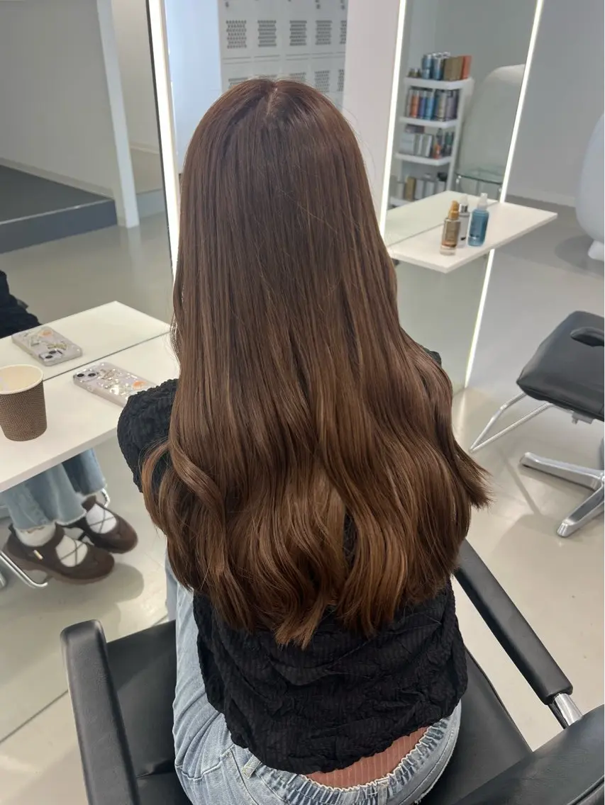 セミロング ヘアカラー VISION 巻幡野花のヘアスタイル