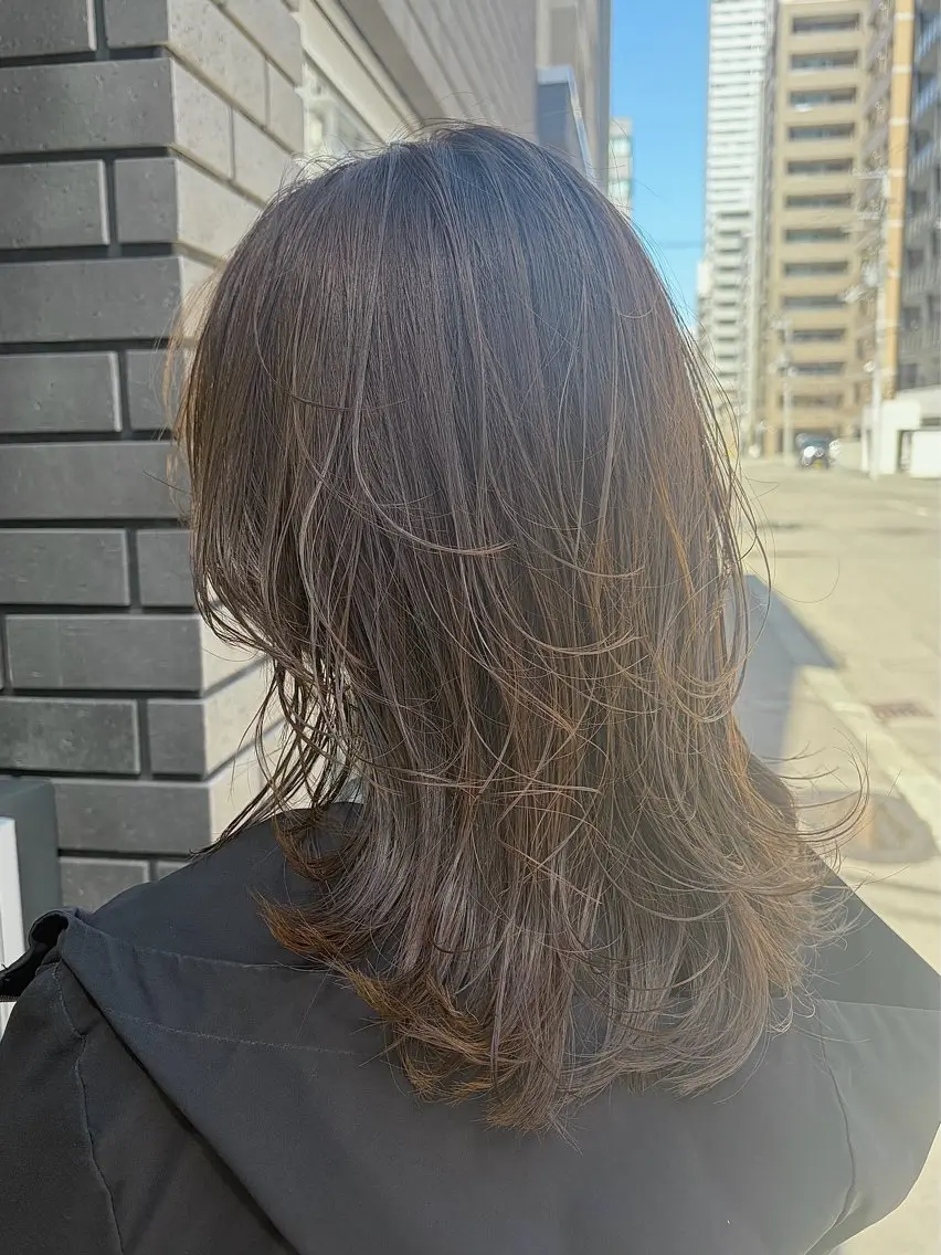 ミディアム カラー ベージュカラー ブリーチ 透明感カラー グレージュ ブリーチなしカラー カット ヘアカラー トリートメント cana 札幌レイヤースタイルのヘアスタイル