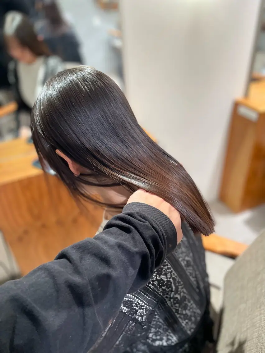 セミロング 縮毛矯正 ENN藤本 大輝艶感カラーのヘアスタイル