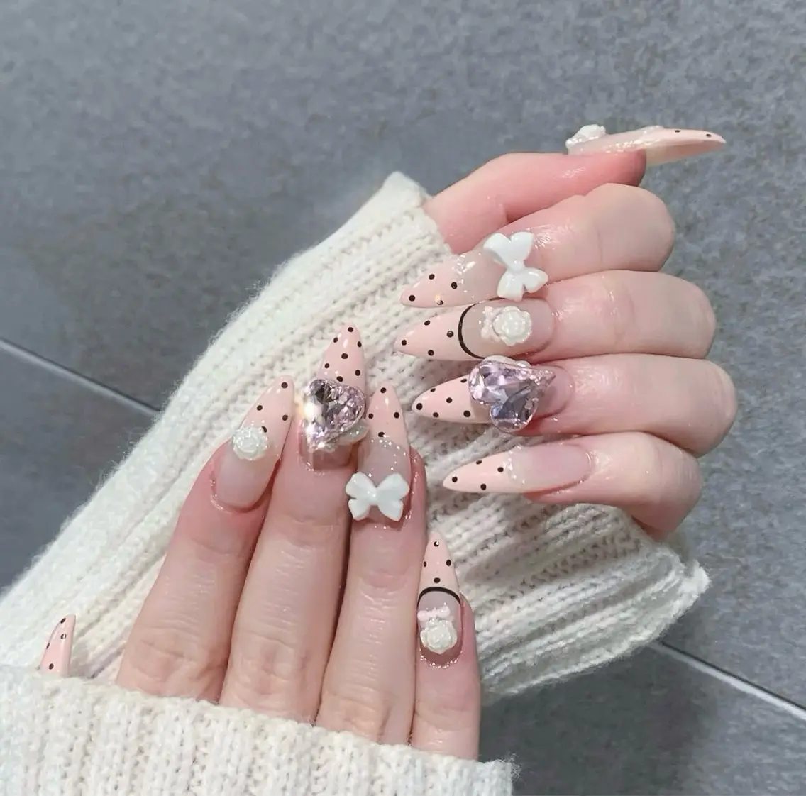 ネイル MONE PINK  NAILのネイルデザイン