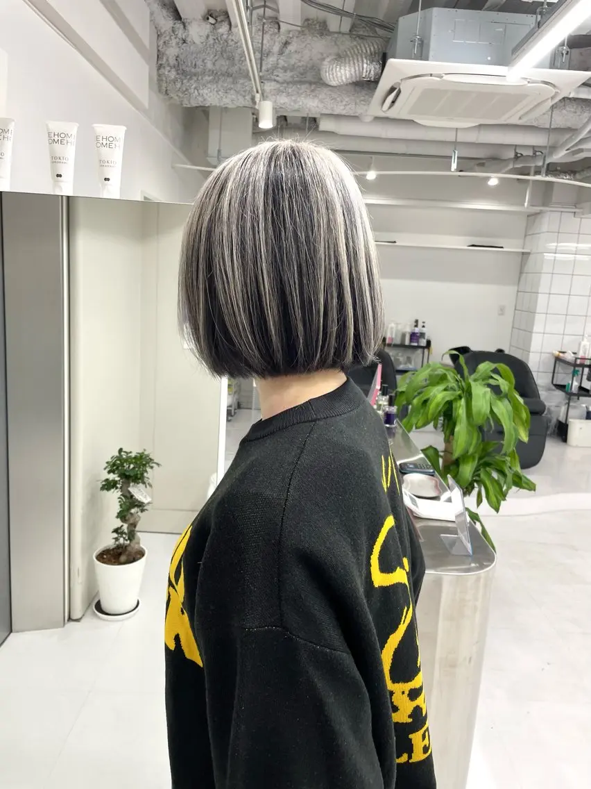 【初ブリーチにも◎🙆♀️】デザインブリーチ+カラー+前髪カット+トリートメント💫の写真