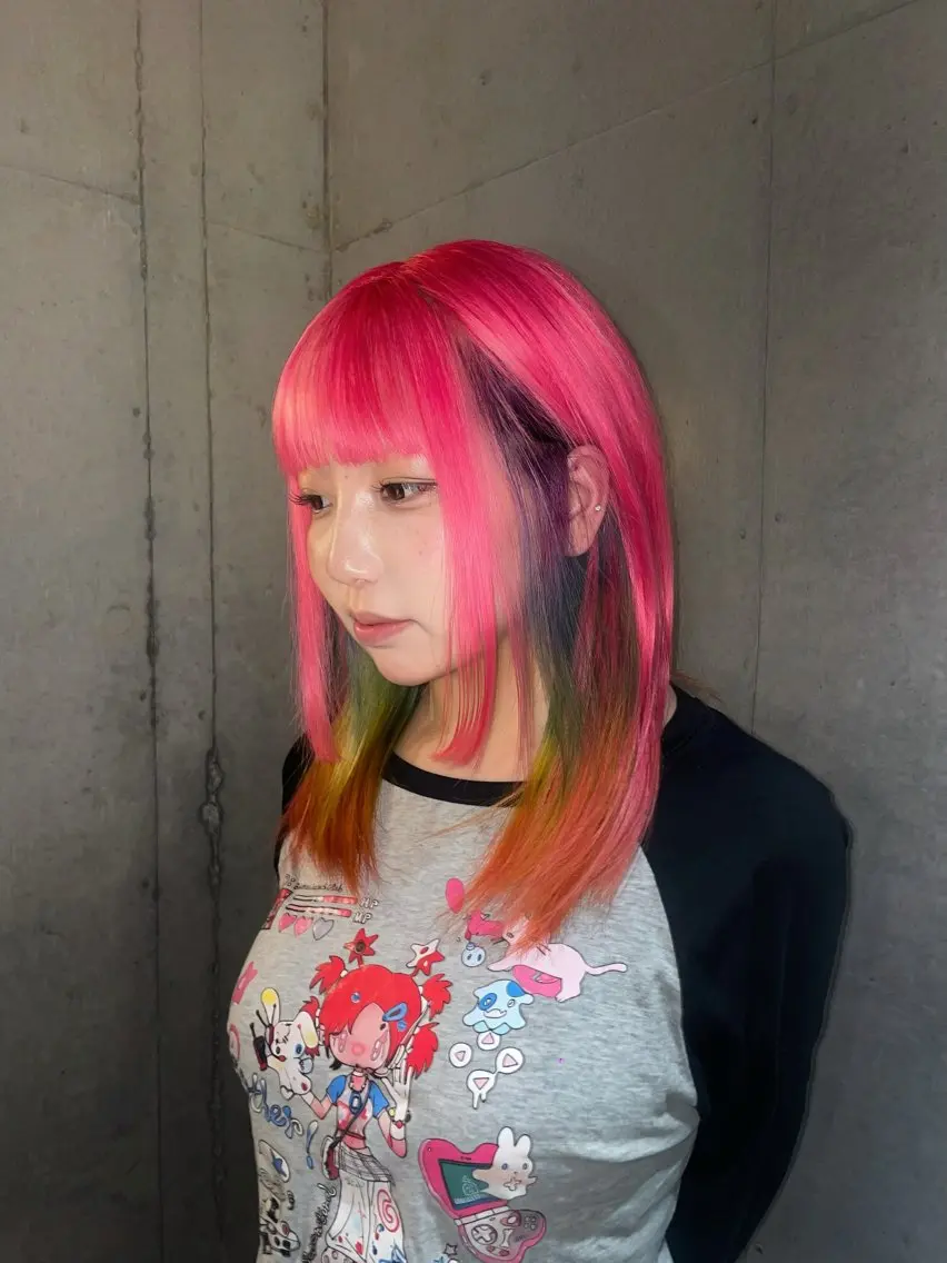 セミロング ヘアカラー カワハラ イチカのヘアスタイル