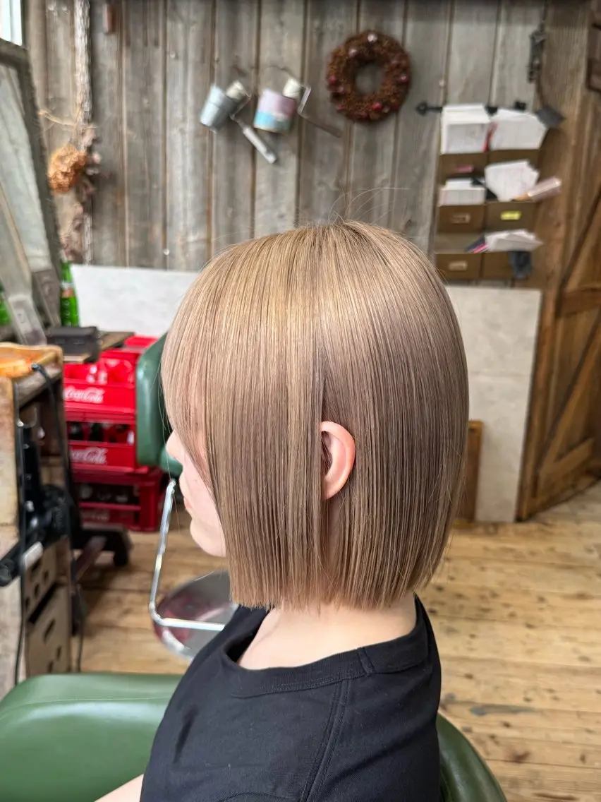 ショート カット ヘアカラー トリートメント 髪質改善/透明感 カラー高山奈夕のヘアスタイル