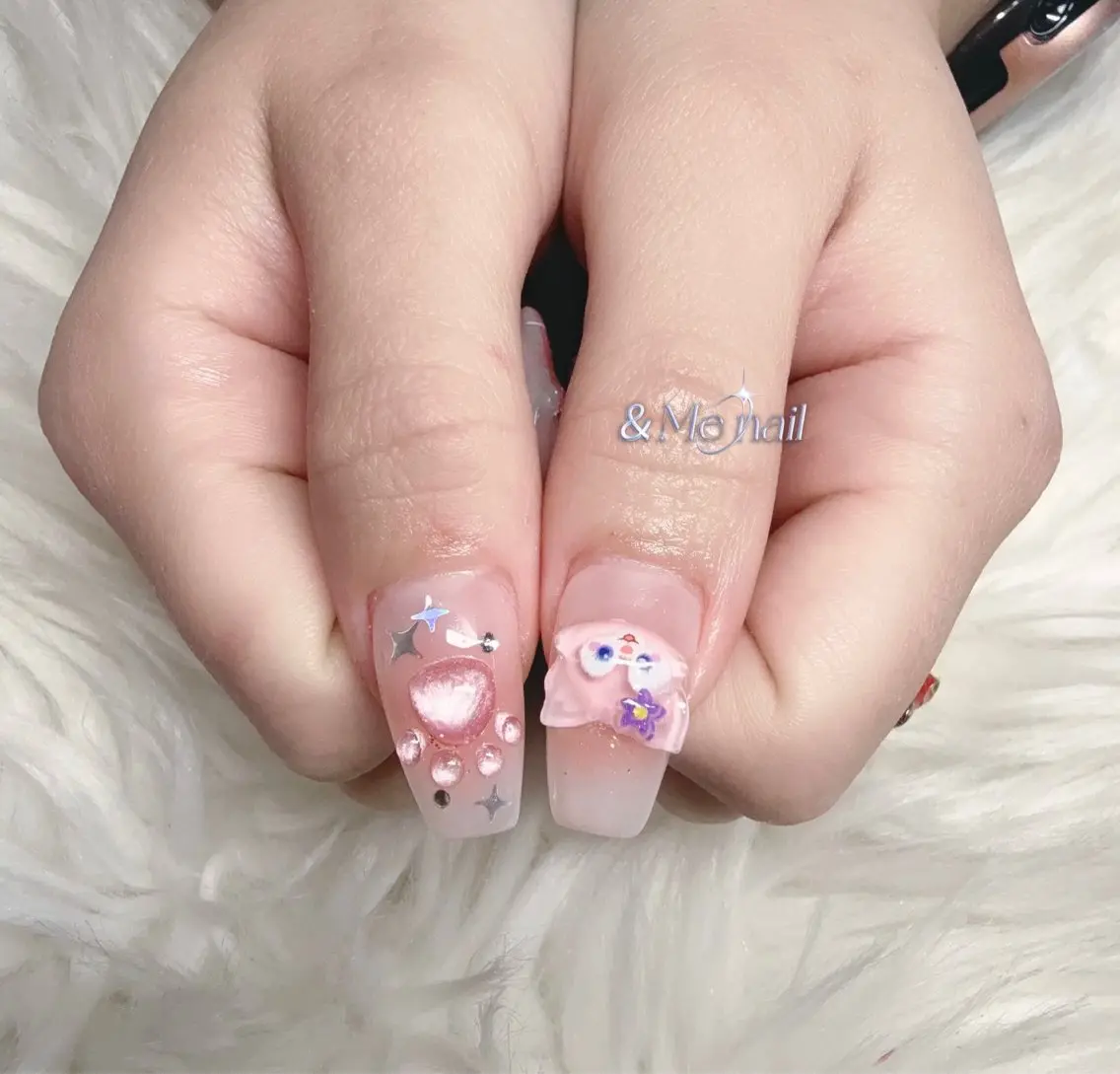 ネイル &ME ネイルサロンのネイルデザイン