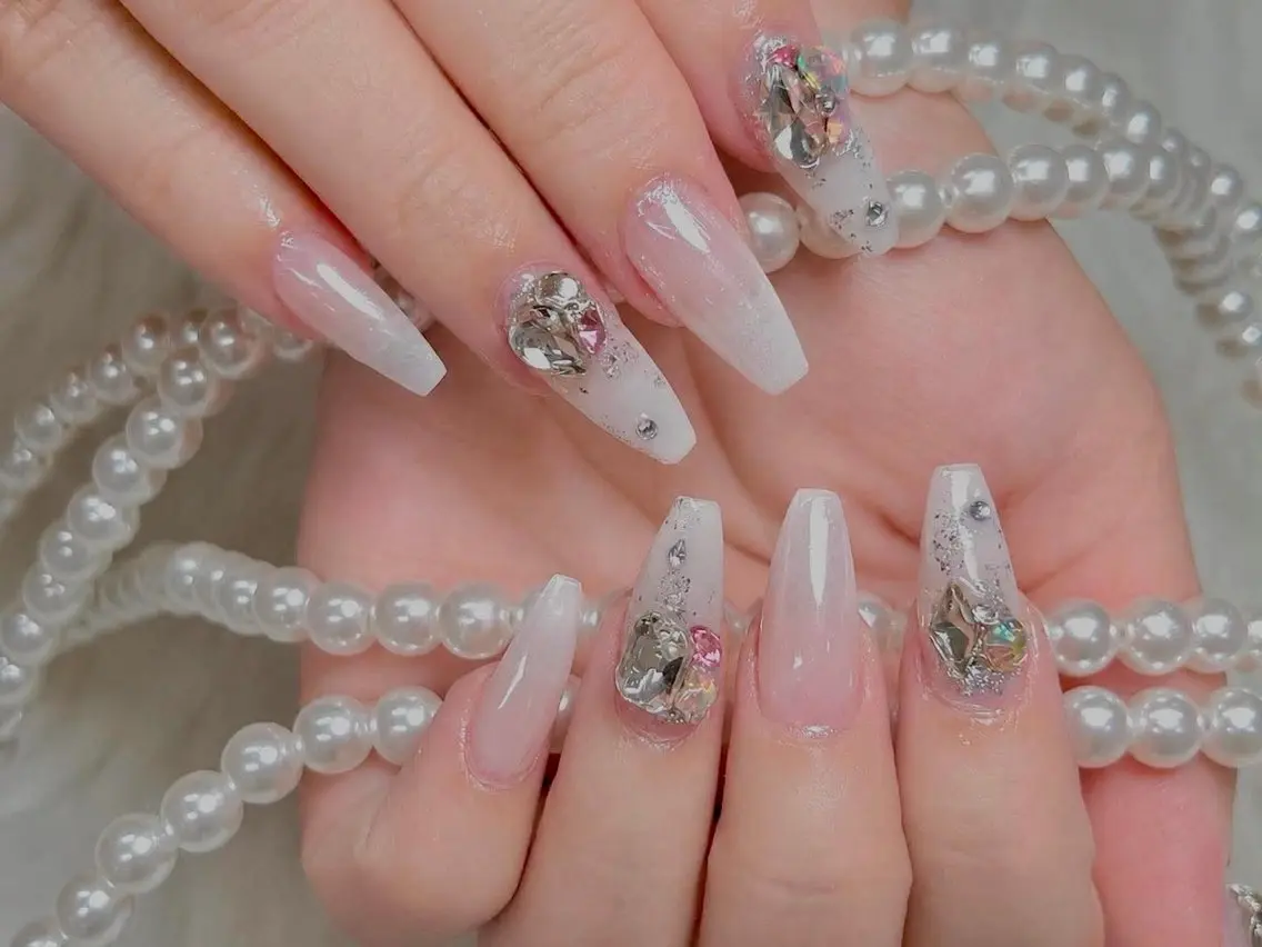 ネイル AURA NAIL 上前津のネイルデザイン
