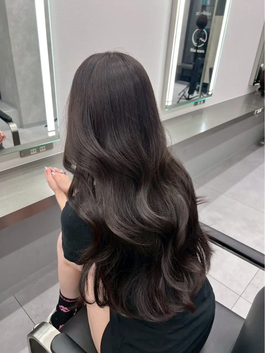 ロング ヘアカラー FOCUS JAPANのヘアスタイル
