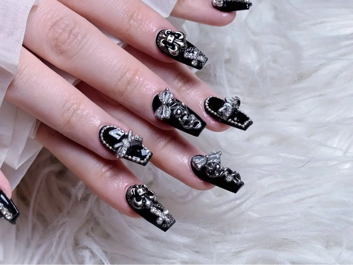 ネイル チークネイル 長さ出し フラワーネイル フレンチネイル ガーリー ハンドネイル NEW NAIL 池袋のネイルデザイン
