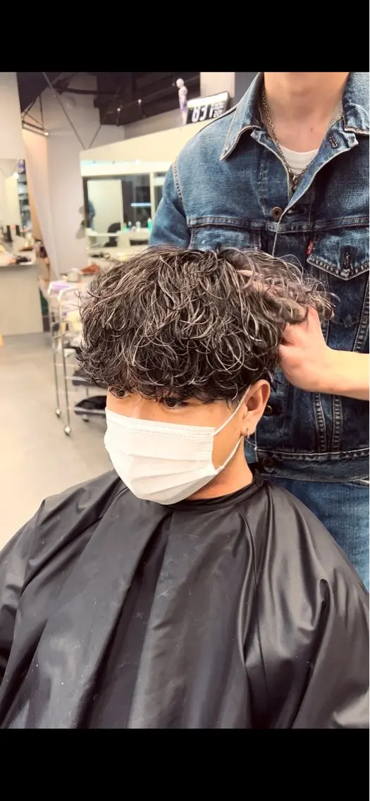 カラー パーマ メンズ メンズハイライト メンズパーマ ハイライトカラー カット ヘアカラー パーマ トリートメント fifth park 六反穂 龍介のヘアスタイル