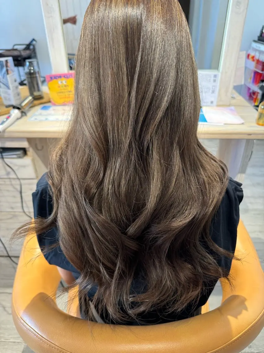 ロング カット ヘアカラー 石井 琉星のヘアスタイル