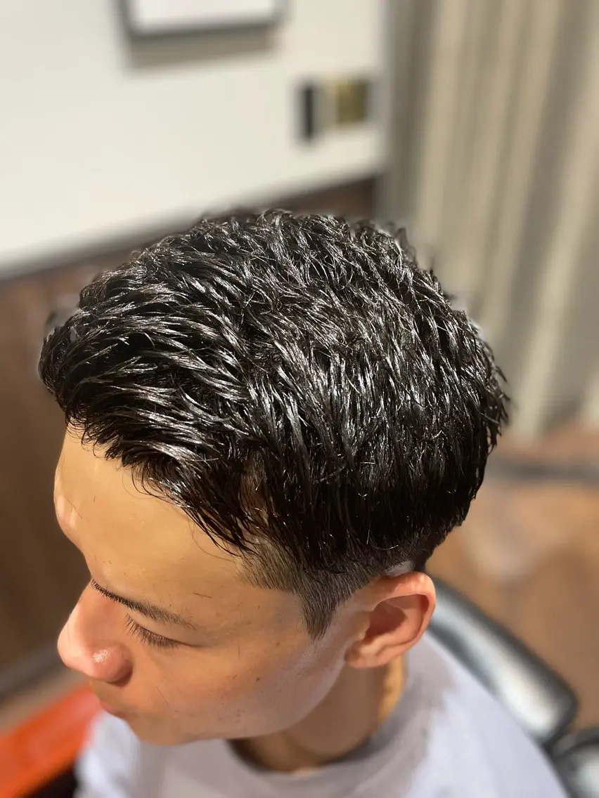 ショート 飯野 公紀のヘアスタイル