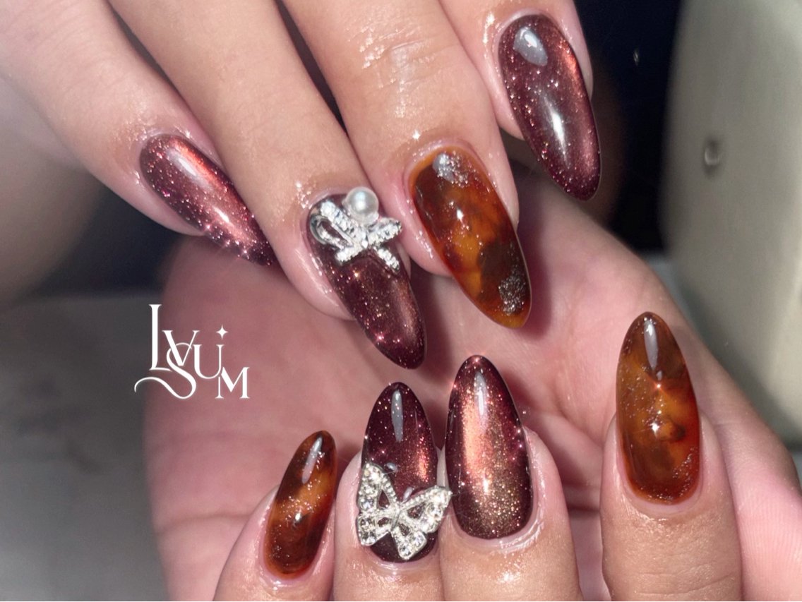 ネイル べっ甲ネイル ボルドー マグネットネイル リボン ハンドネイル lvsum nailのネイルデザイン