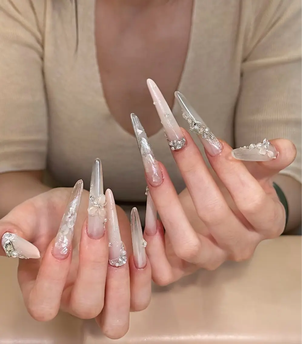 ネイル VELA ネイルサロンのネイルデザイン