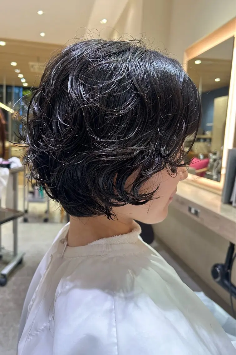 ショート パーマ ボブ・レイヤー ・パーマ【iri】のヘアスタイル