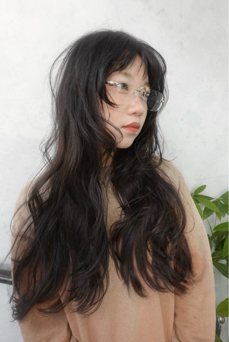 ロング カラー カット ヘアカラー トリートメント 🌿透明感カラー レイヤーカットのヘアスタイル