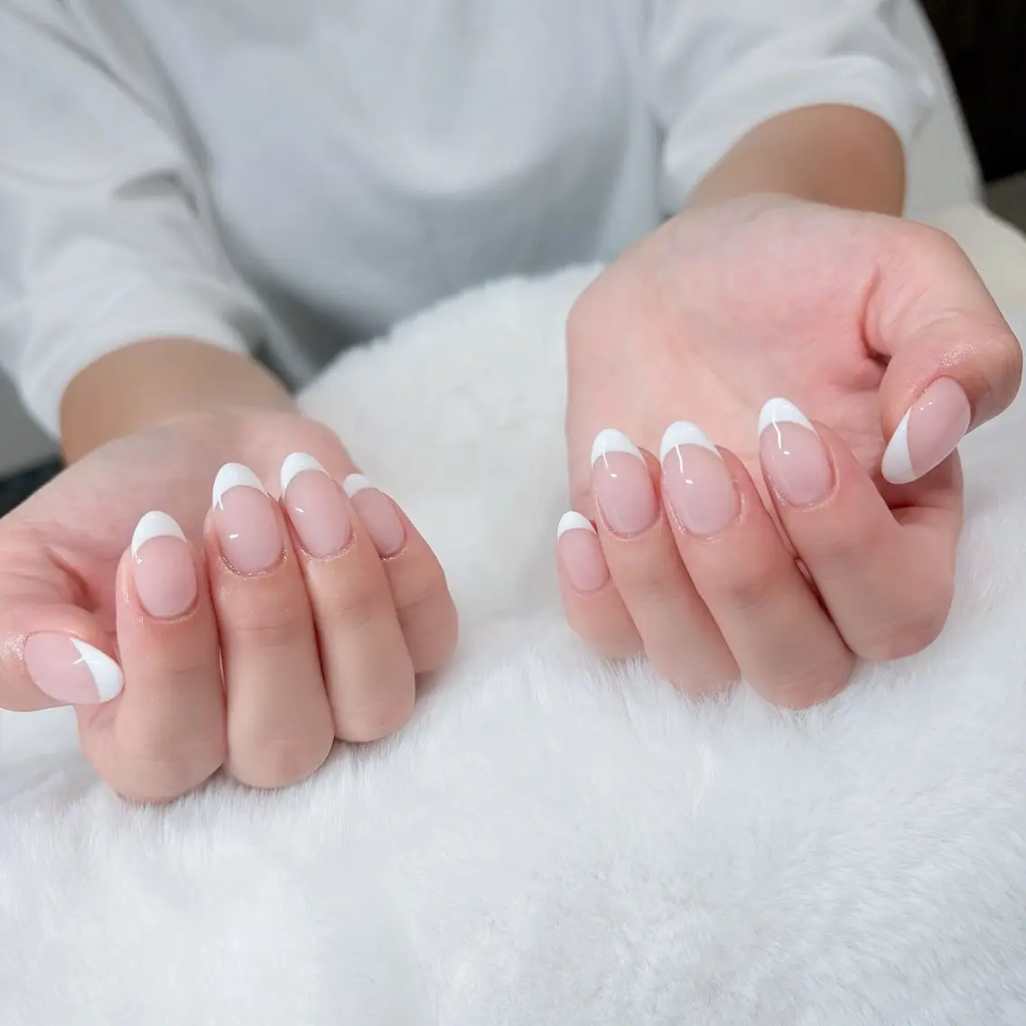 ネイル フレンチネイル ハート キラキラネイル オフィスネイル シンプルネイル ハンドネイル Lovely Nail Salonのネイルデザイン