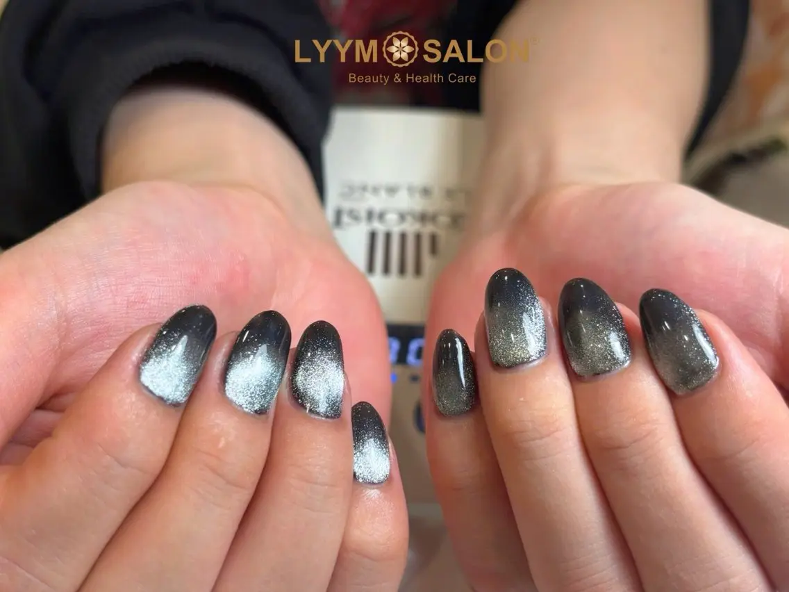 ネイル グラデーション 韓国ネイル ラメ(グリッター) シルバー ハンドネイル LYYM Salonのネイルデザイン