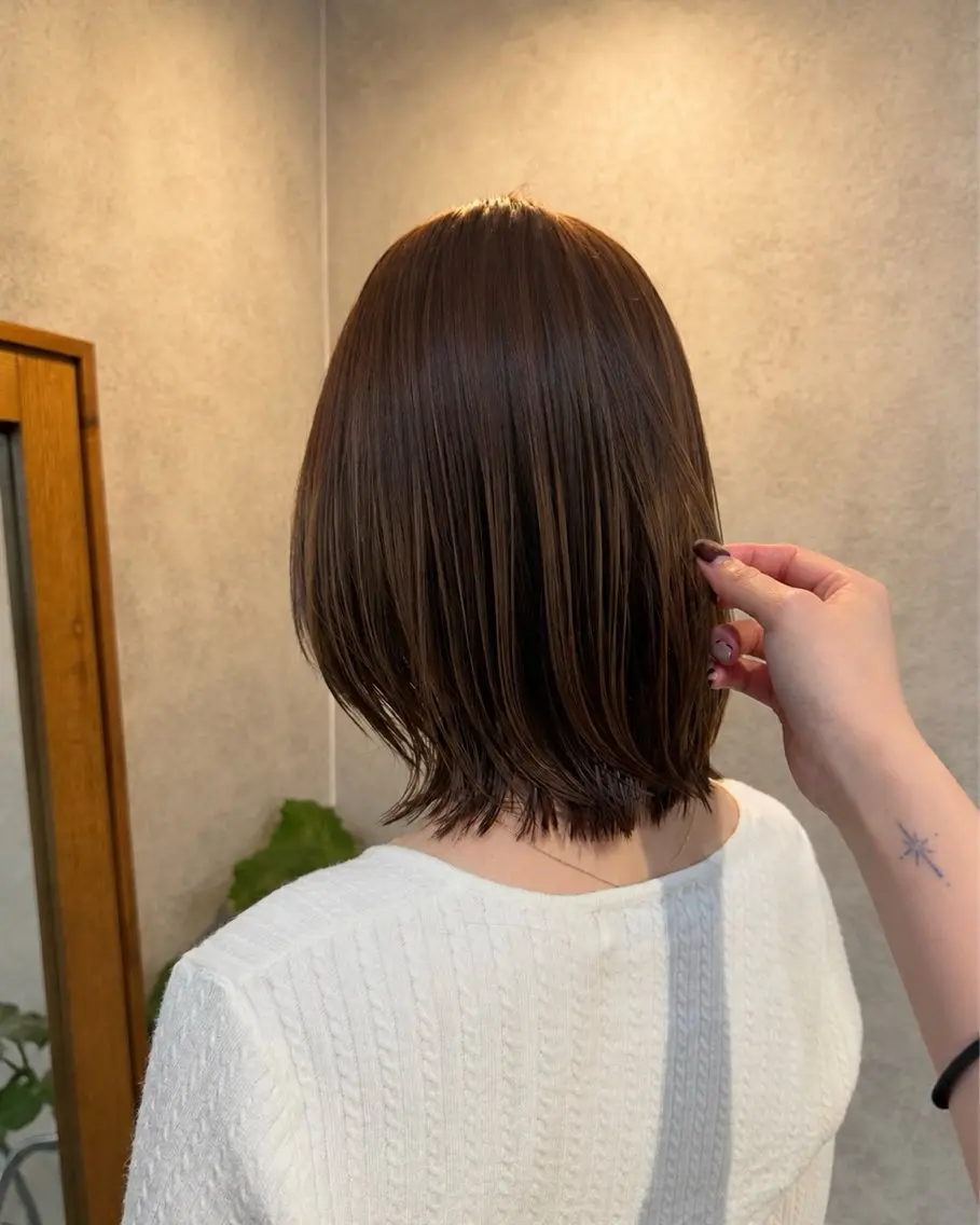ミディアム カラー ヘアアレンジ タイトボブ個性派カラ ーAKANEのヘアスタイル
