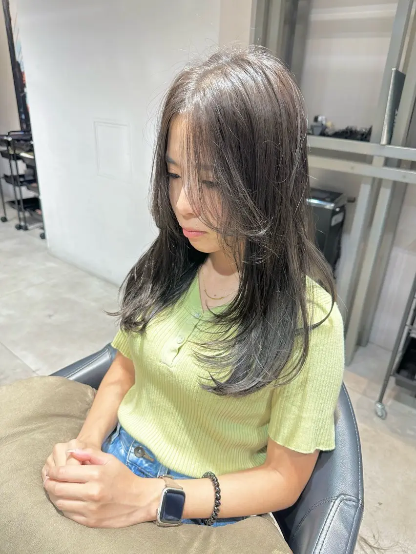 セミロング 韓国風ヘア レイヤーカット カット ヘアカラー トリートメント KURO/縮毛矯正 /髪質改善/レイヤーのヘアスタイル