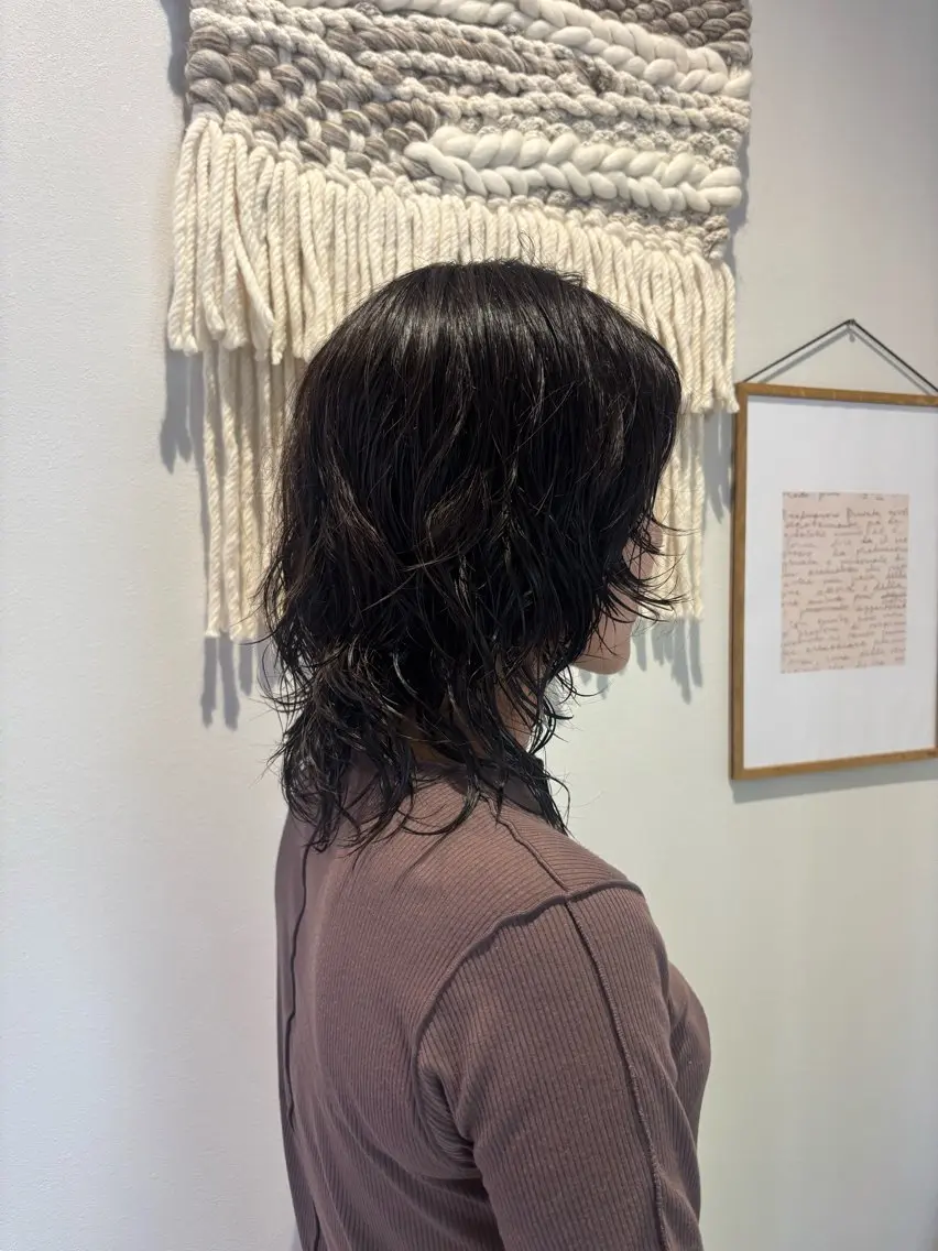 ミディアム パーマ レイヤーカット 小顔カット ニュアンスパーマ 工藤 暖のヘアスタイル