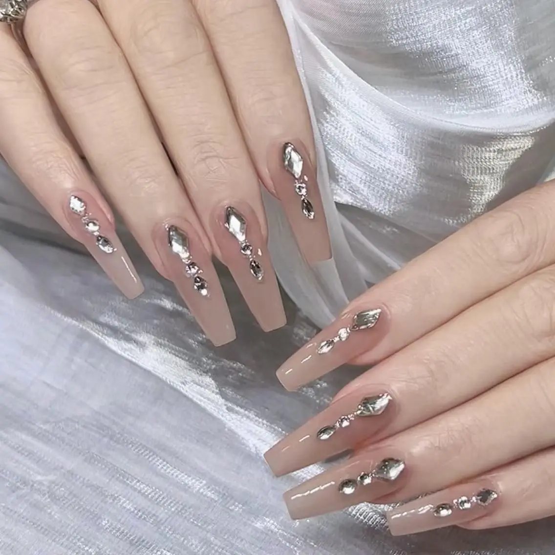 ネイル ハンドネイル ハンドケア 🍑 momo_nailのネイルデザイン
