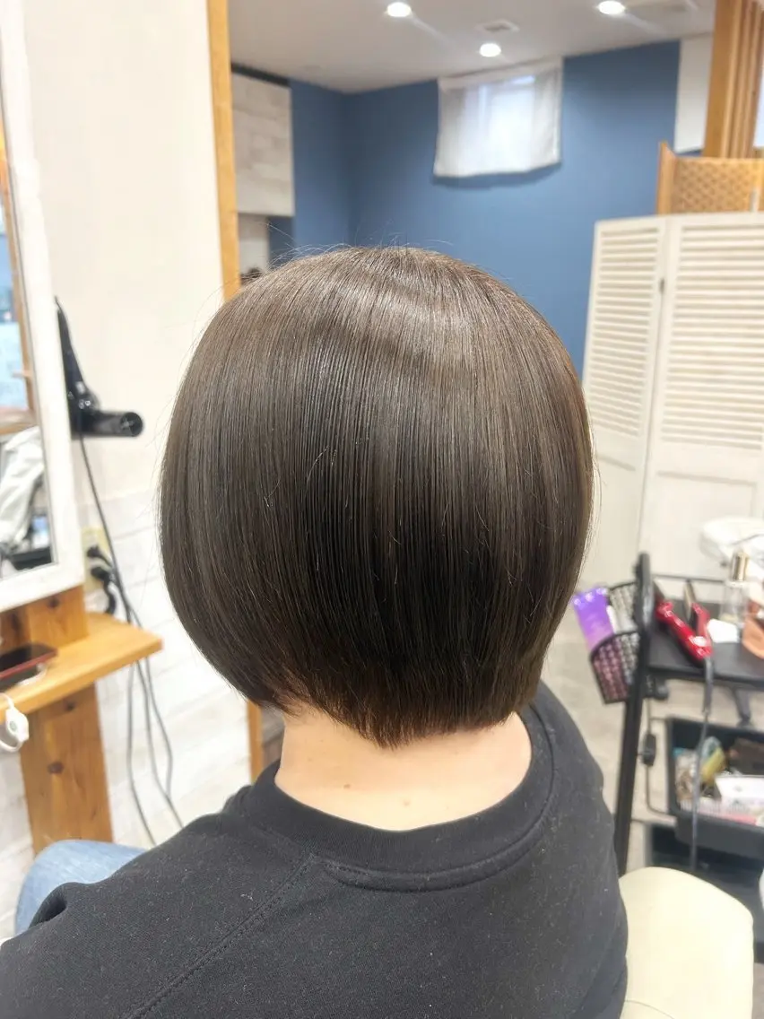 ショート ショートボブ アッシュ ボブ ショートヘア カット Lucia ✨のヘアスタイル