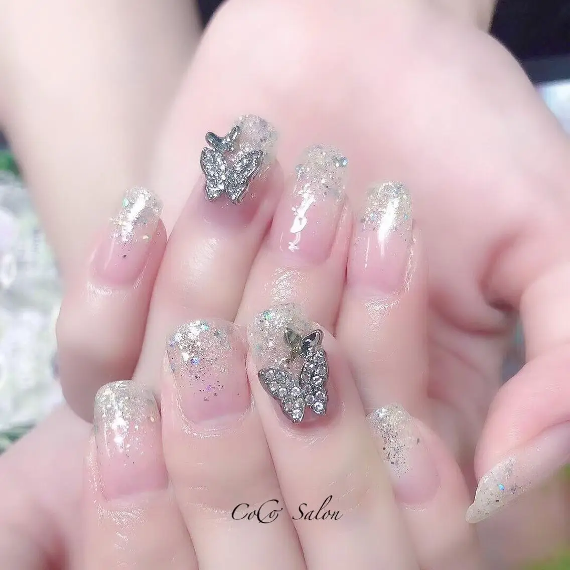ネイル 長さ出し ジェルネイル グラデーション ホログラムネイル キラキラネイル CoCoSalon ネイル/まつ毛予約のネイルデザイン