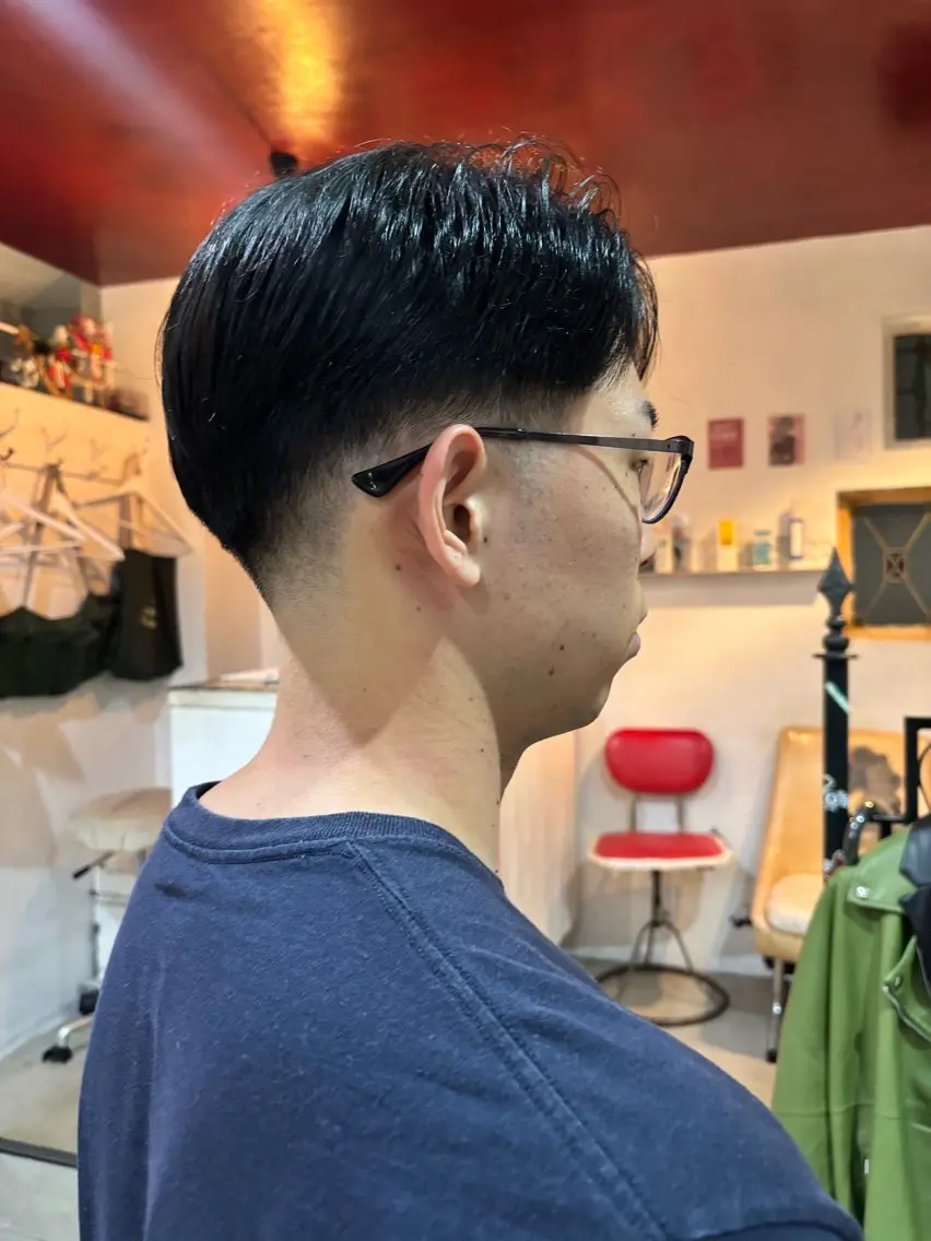 ショート メンズ センターパート フェードカット 刈り上げ ショートヘア 中目黒メンズ刈り上げ Harunaのヘアスタイル