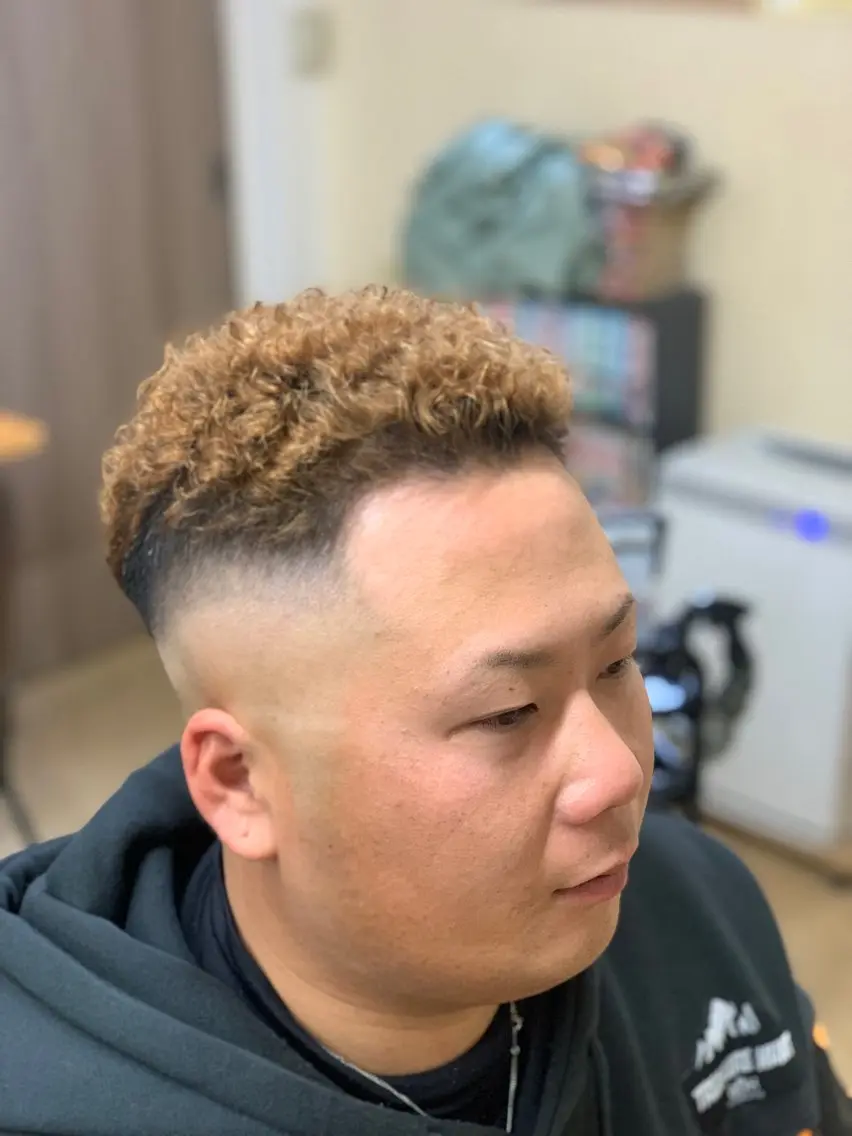 パーマ メンズ フェードカット メンズパーマ hair salon　k2のヘアスタイル