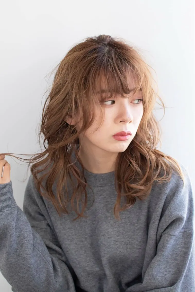 ミディアム カラー ヘアカラー 海瑠万／メンズパーマ ／ブリーチ／フェードのヘアスタイル