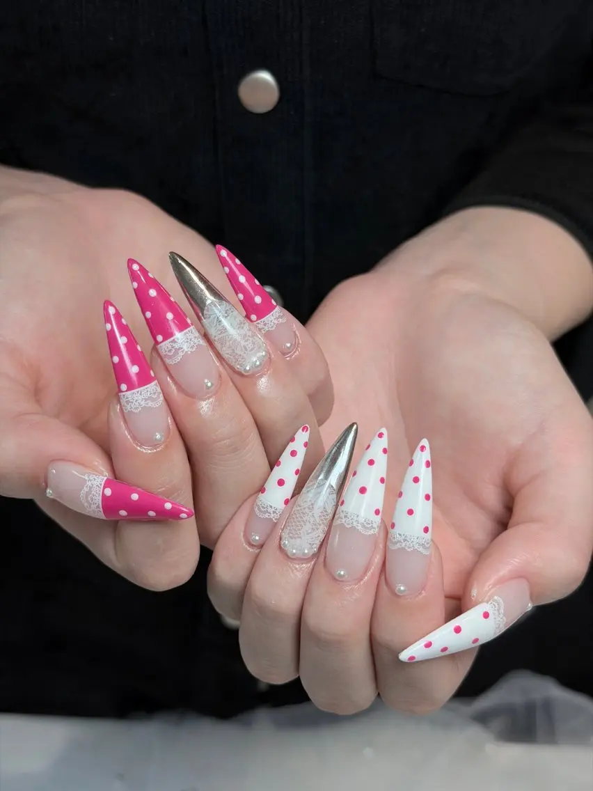 ネイル チークネイル ドット フレンチネイル グラデーション ハート ハンドネイル Julli NailStudioのネイルデザイン