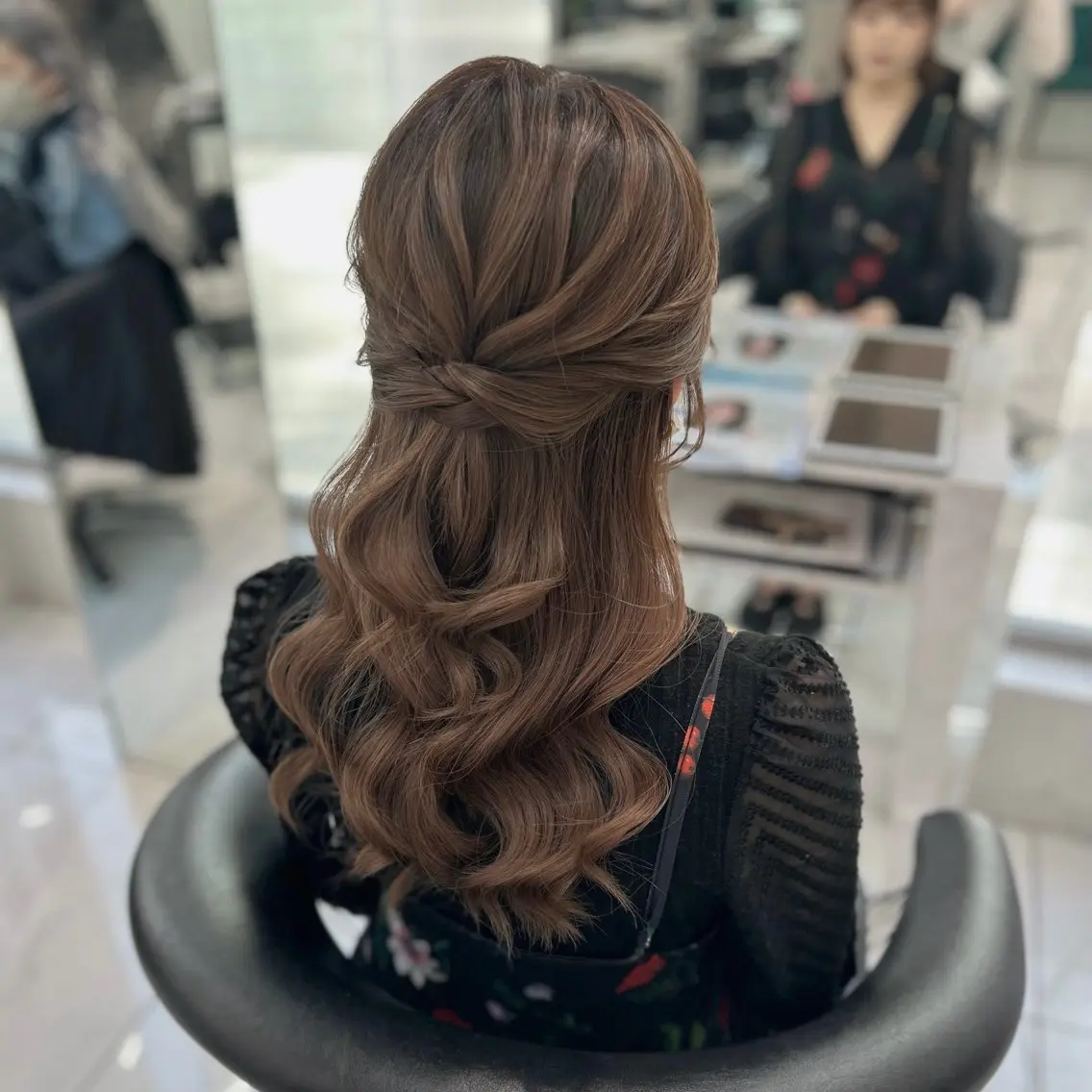 ロング ヘアアレンジ ハーフアップ ヘアセット ヘアメ🎀暖色カラー /Fuka⟡.·のヘアスタイル