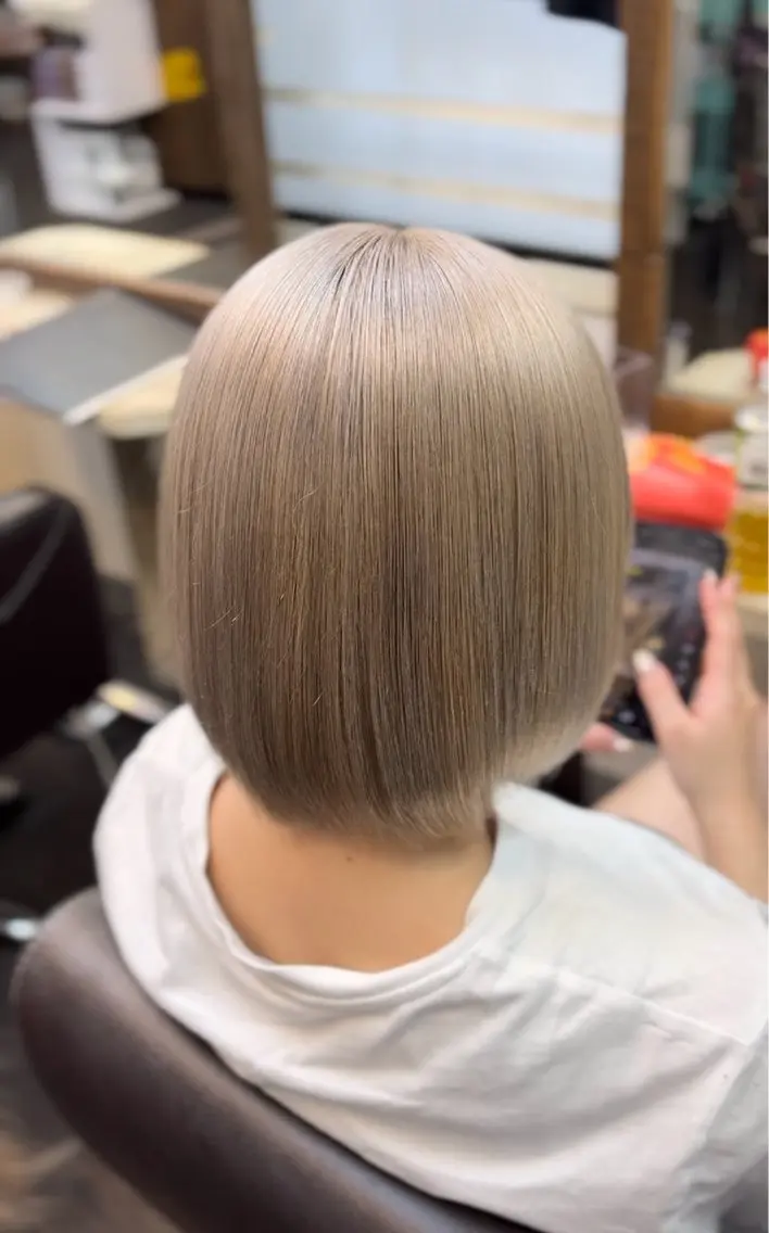 ミディアム カラー はやと【エクステ ×ブリーチ特化】のヘアスタイル