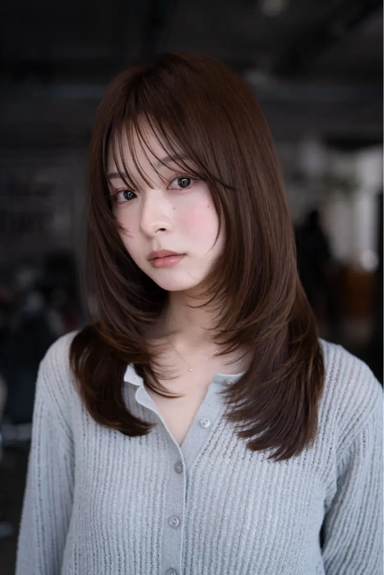 セミロング 顔周りカット レイヤーカット トリートメント カット ヘアカラー トリートメント まとまるレイヤー カット/透明感カラーのヘアスタイル