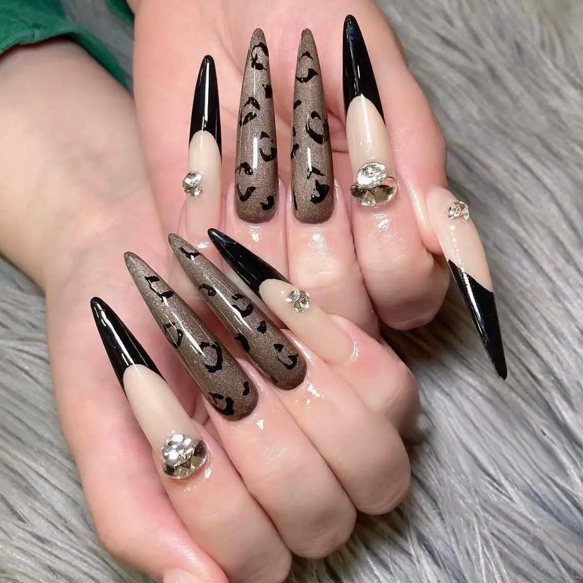 ネイル チークネイル ドット フットネイル フレンチネイル グラデーション Nihonthy Nail 新宿のネイルデザイン