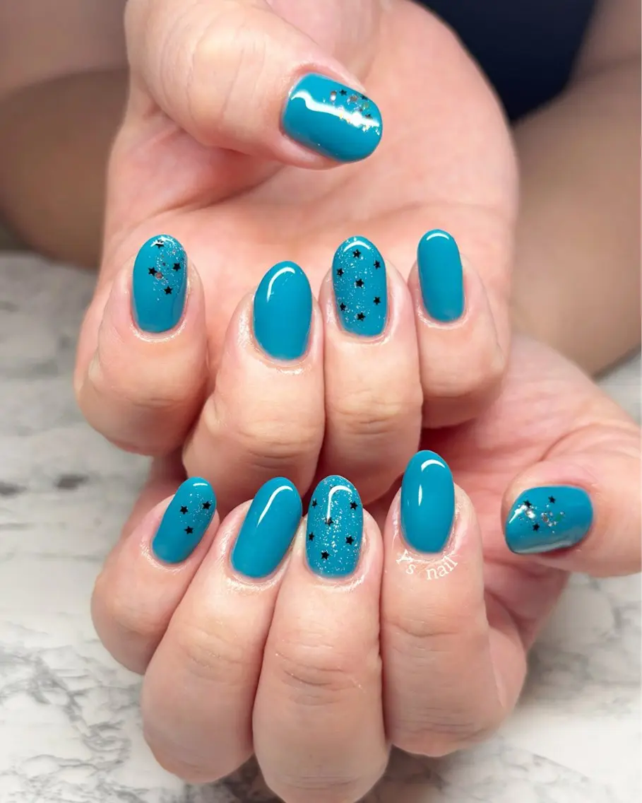 ネイル ブルー ワンカラーネイル 手書きが得意🖌️ Y’s  nailのネイルデザイン