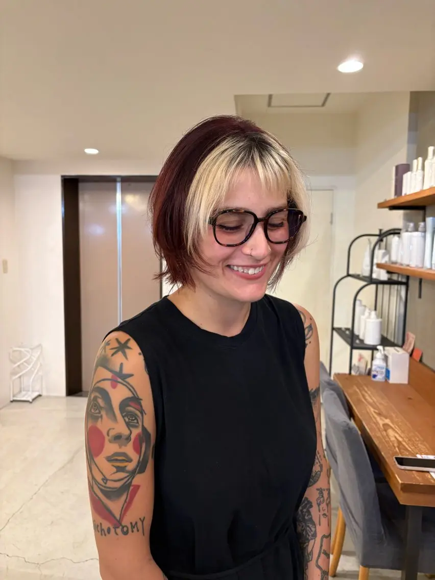 ショート カラー デザインカラー 山形 梨沙のヘアスタイル