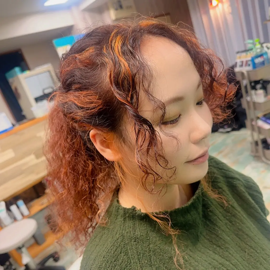 ロング カラー 三原 友美のヘアスタイル