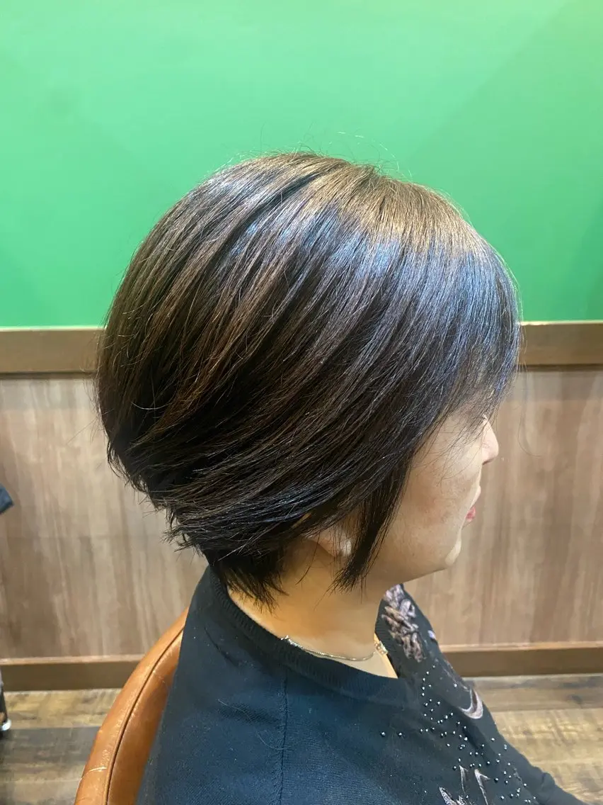 【レディース】【3センチ以上切らせていただける方限定】 カット+カラーの写真