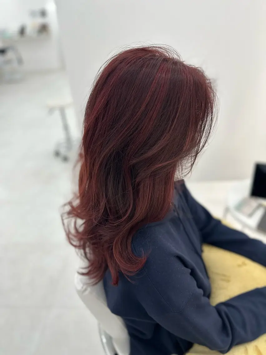 セミロング aini上本町 吉元直明のヘアスタイル