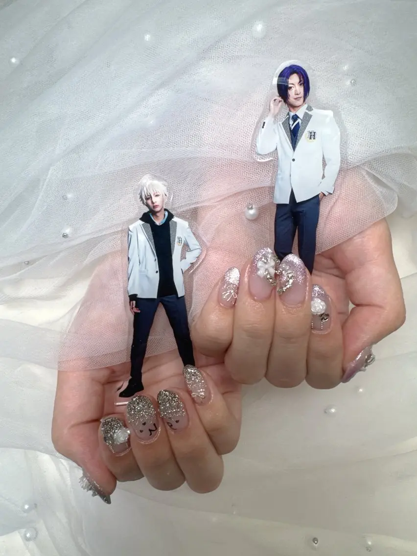 ネイル フットネイル フレンチネイル ガラスフレンチ キラキラネイル 韓国ネイル ハンドネイル Queeens nailのネイルデザイン