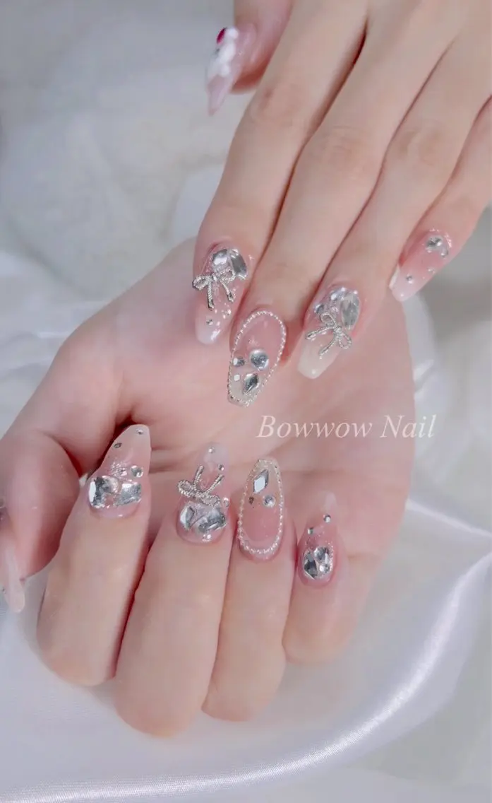 ネイル キラキラネイル リボン 春ネイル Bow wow Nail さや🧸のネイルデザイン