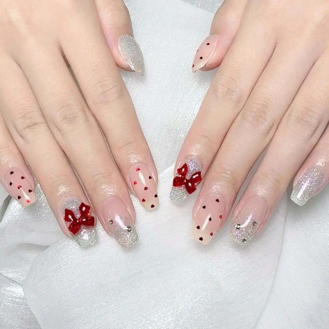 ネイル メンズ メンズ韓国風 アートネイル オーロラネイル ガーリー キラキラネイル ハンドネイル NAILサロン 木にいるのネイルデザイン
